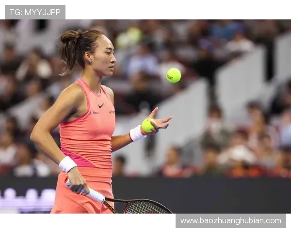 郑钦文复出后迎战强敌成功晋级 中网赛场冲击第三轮展现实力